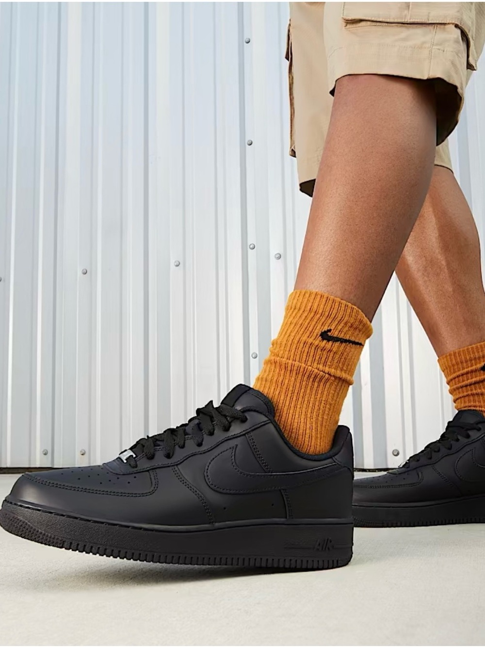 EUC Nike Black Air Force 1 ‘07